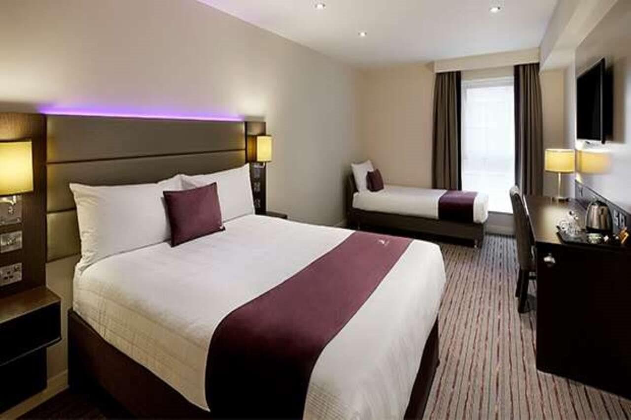 Dundee East Premier Travel Inn Екстер'єр фото