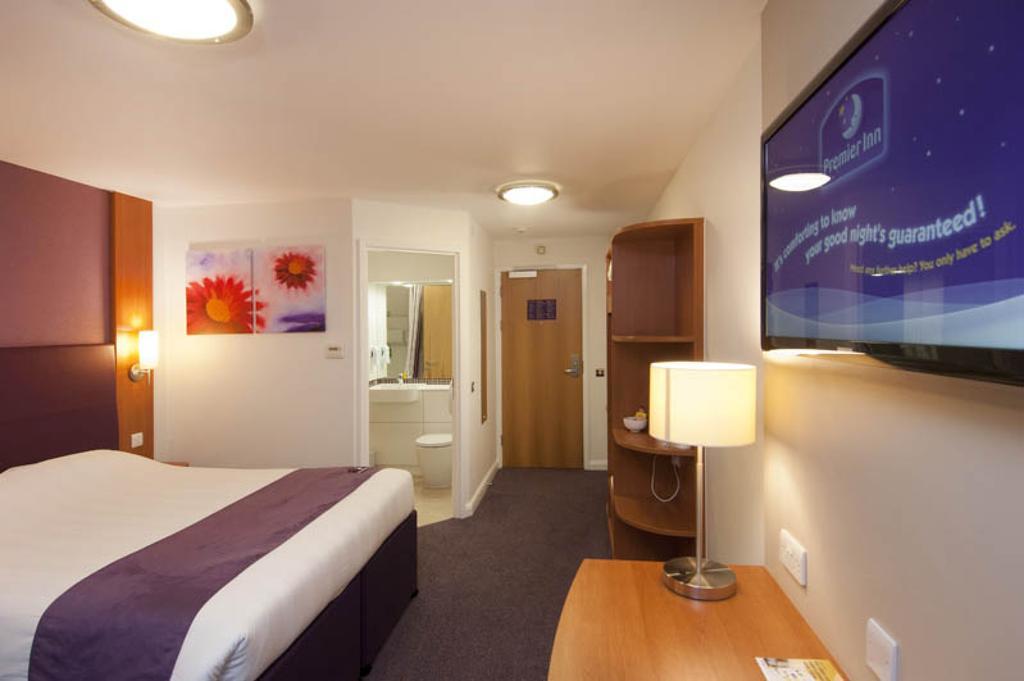 Dundee East Premier Travel Inn Екстер'єр фото